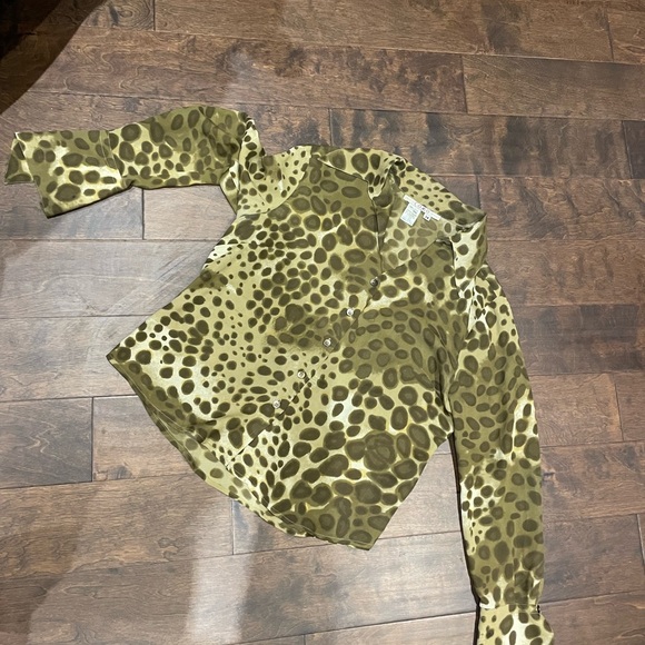 Giraffe print blouse with flared sleeves - Picture 3 of 7